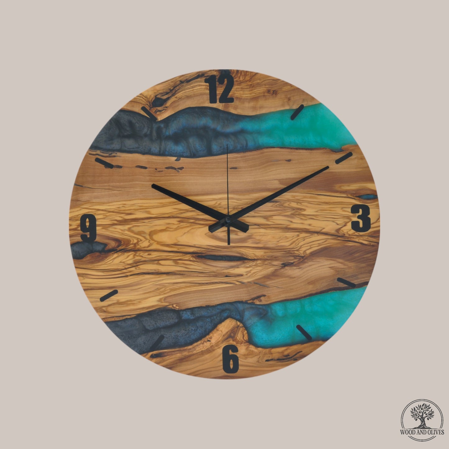 Olijfhouten Wandklok met Epoxy