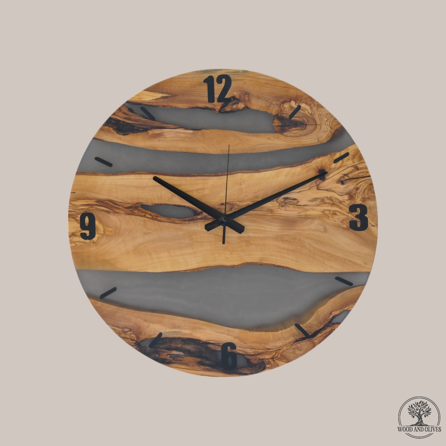Olijfhouten Wandklok met Epoxy