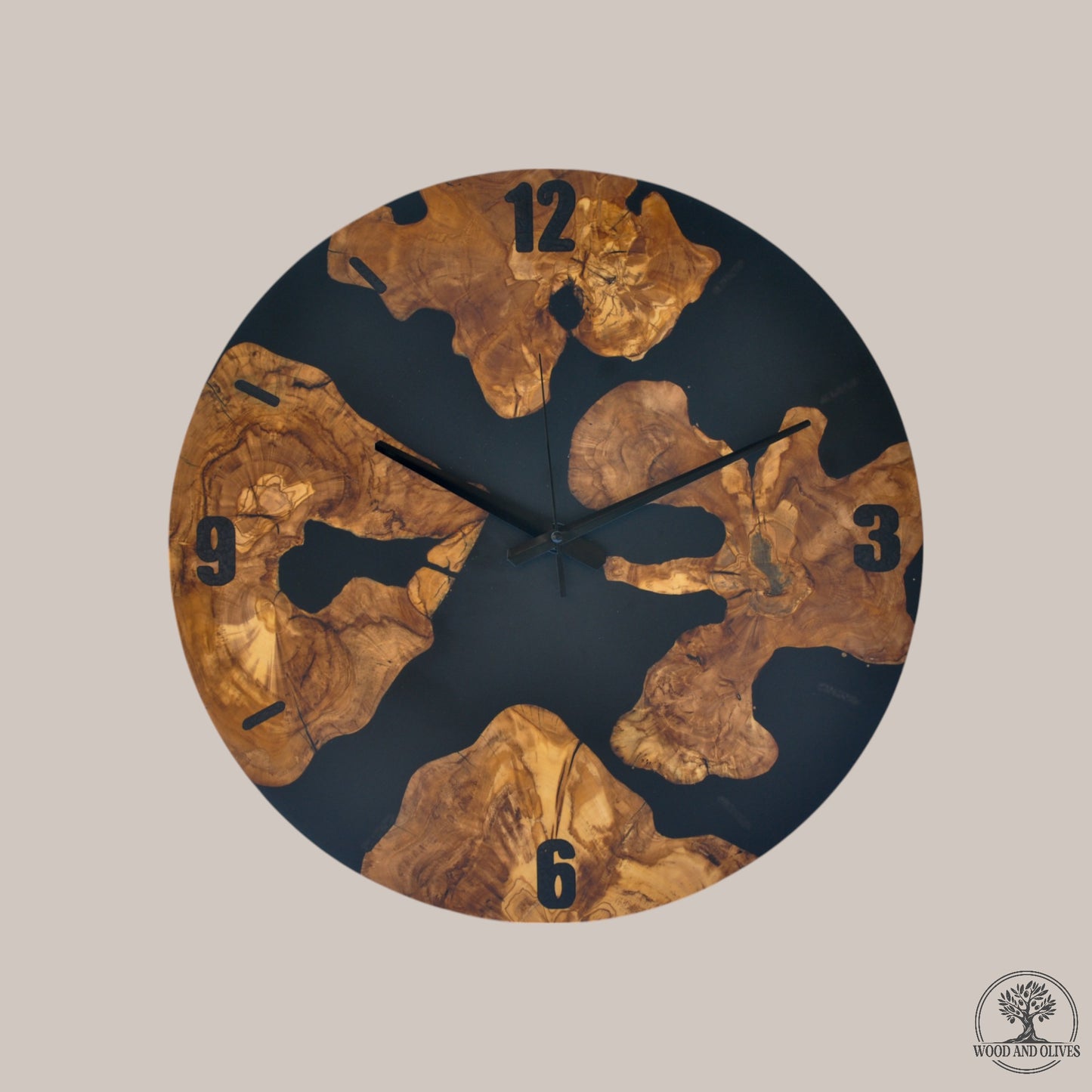 Olijfhouten Wandklok met Epoxy